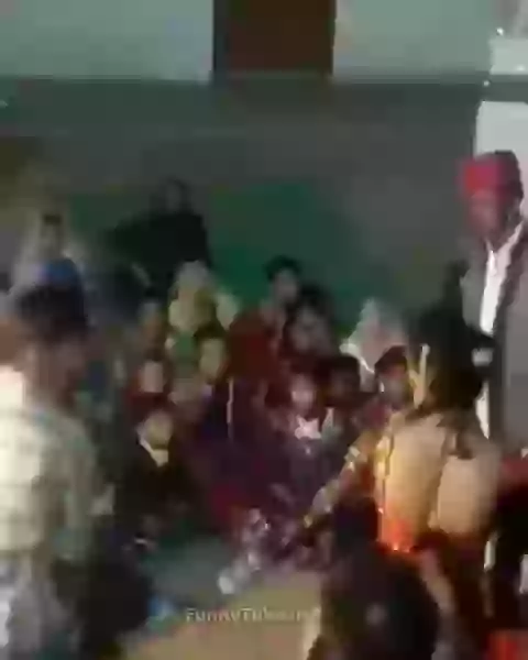 Funny Dance Fail Video - Baap Ke Saamne Mat Nachiyo