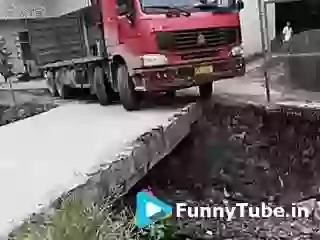 Best Truck Driver Of 2017 Amazing GIF