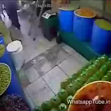 Burkhe Me Chipi Botal Chor