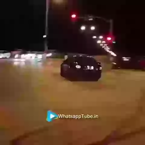 Car Drift In Mumbai Signal