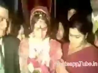 Dulha ro raha hai sai baat hai