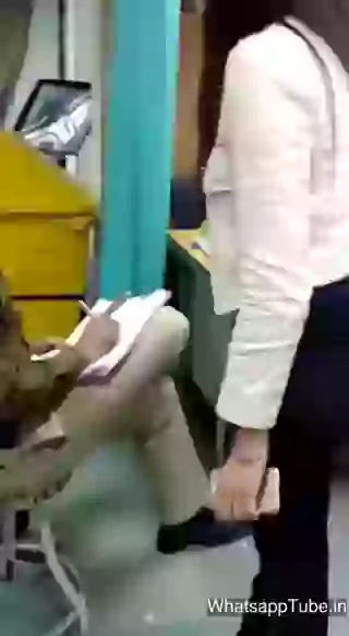 Girl Angry On Hilarious Delhi Police