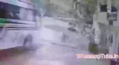 Hilarious Bus Driver INDIA