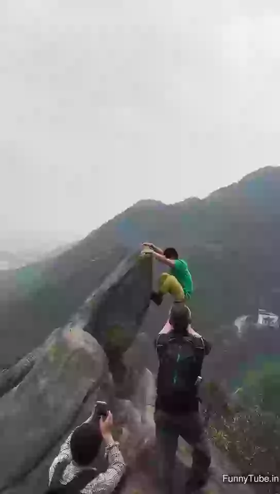 Hillarious mountain stunt fail