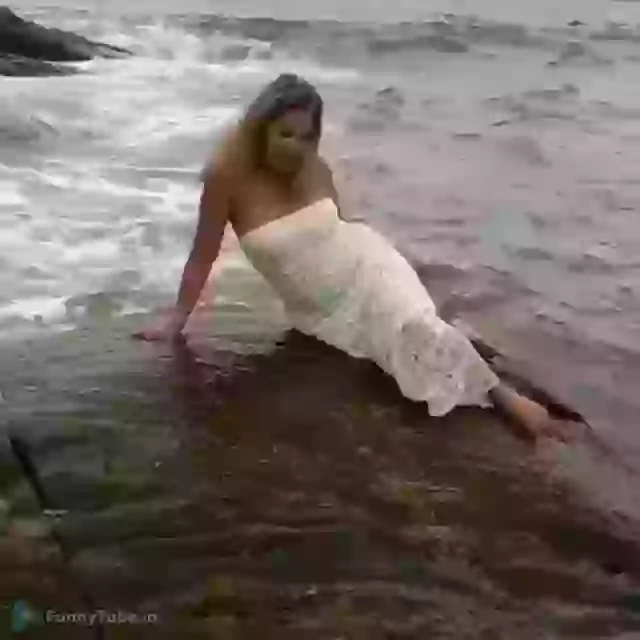 Hot Girl At Beach Funny Photography Fail Video