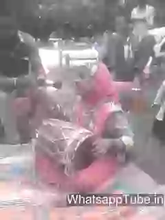 Singing Kahe Rahe Hai Ki Kal Milenge